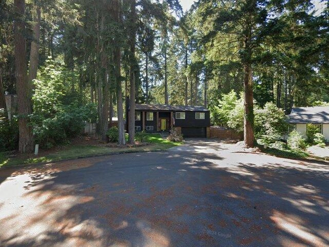 House image located at Lake Oswego, OR 97035