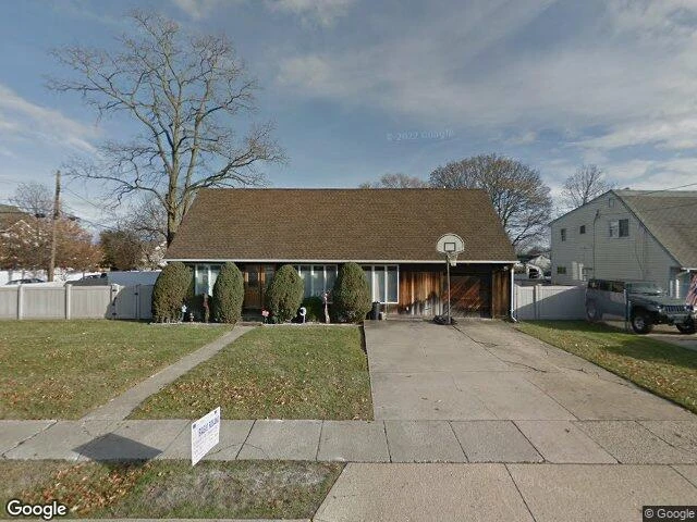 House image located at Oceanside, NY 11572