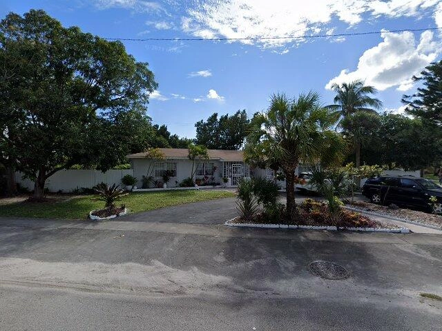 House image located at Miami, FL 33162