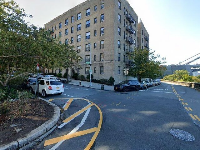 House image located at South Holland, IL 60473