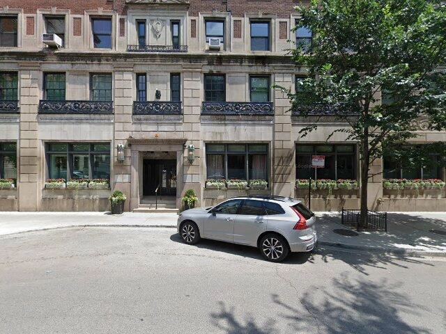 House image located at Chicago, IL 60610