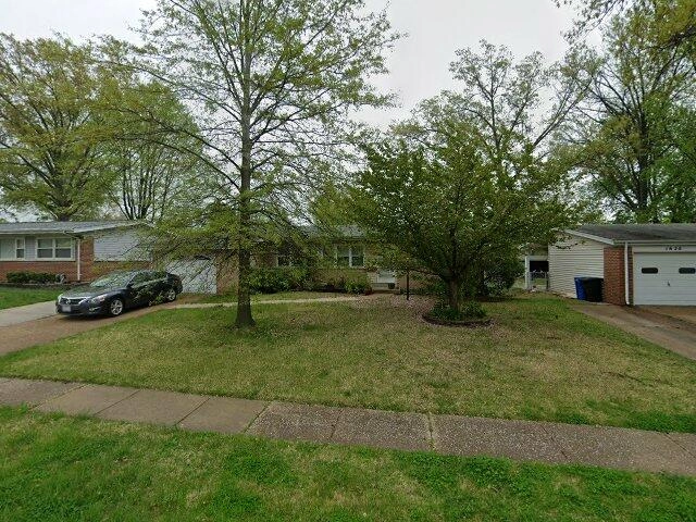 House image located at Florissant, MO 63033