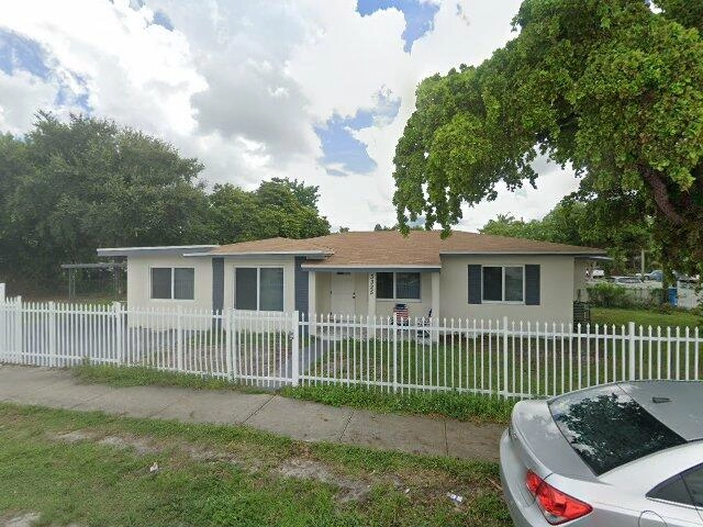 House image located at Hollywood, FL 33023