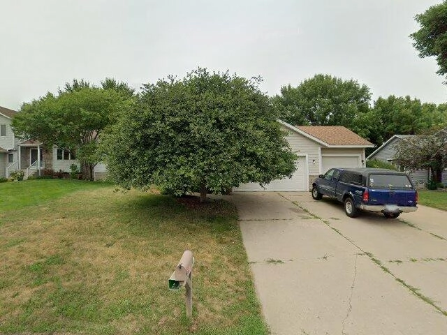 House image located at Chaska, MN 55318