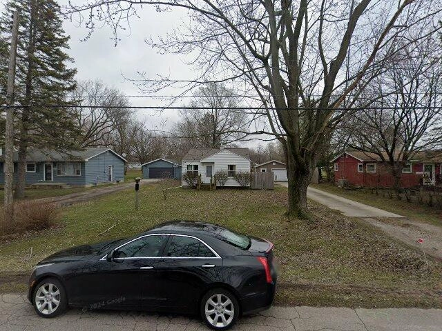 House image located at Flint, MI 48532