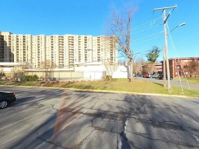 House image located at Arlington, VA 22204
