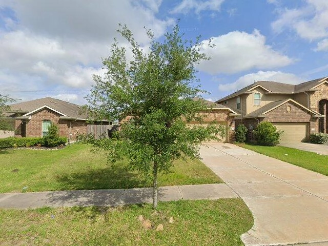 House image located at League City, TX 77573