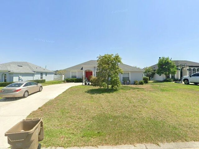 House image located at Grand Island, FL 32735