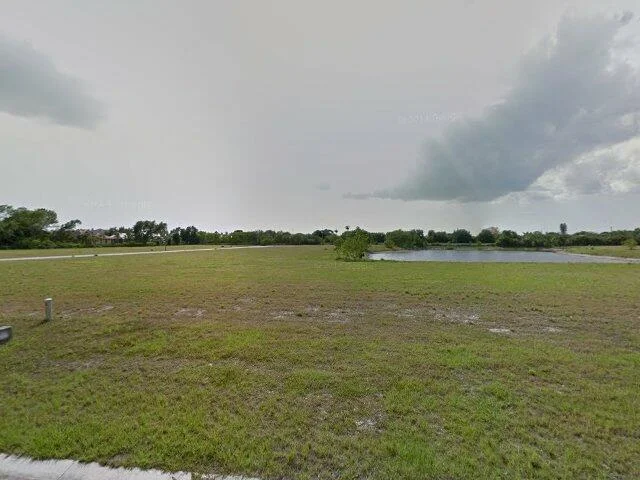 House image located at North Fort Myers, FL 33903