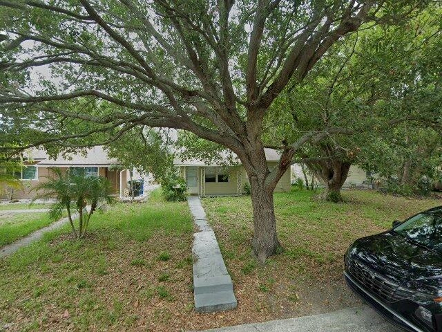 House image located at Saint Petersburg, FL 33713