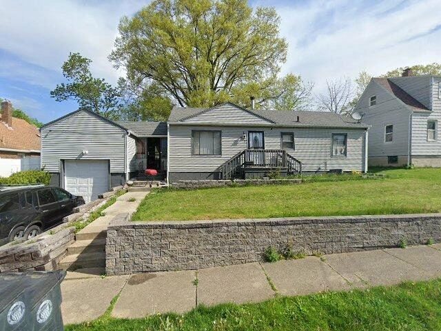 House image located at Akron, OH 44306
