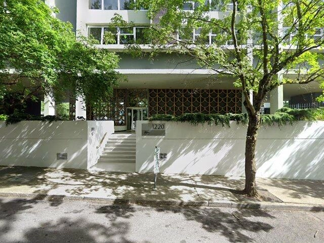House image located at Portland, OR 97232