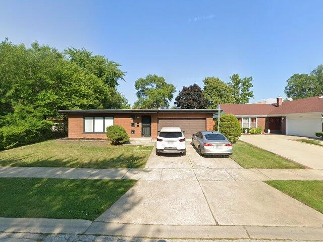 House image located at South Holland, IL 60473