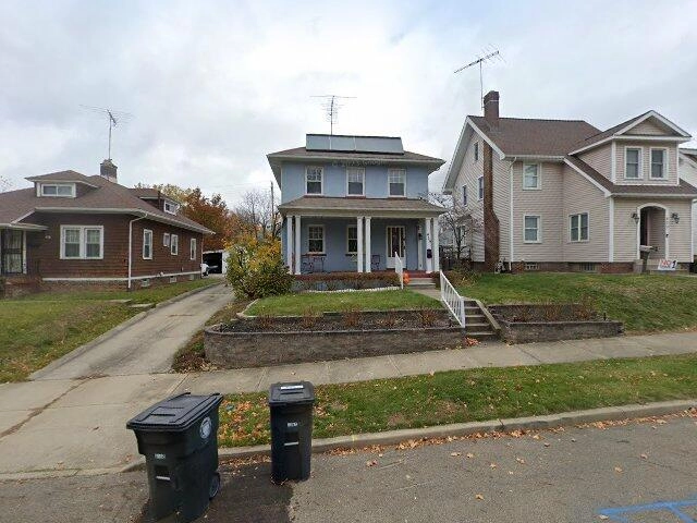 House image located at Akron, OH 44301