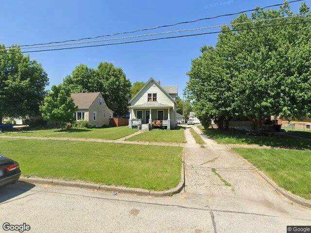 House image located at Moline, IL 61265