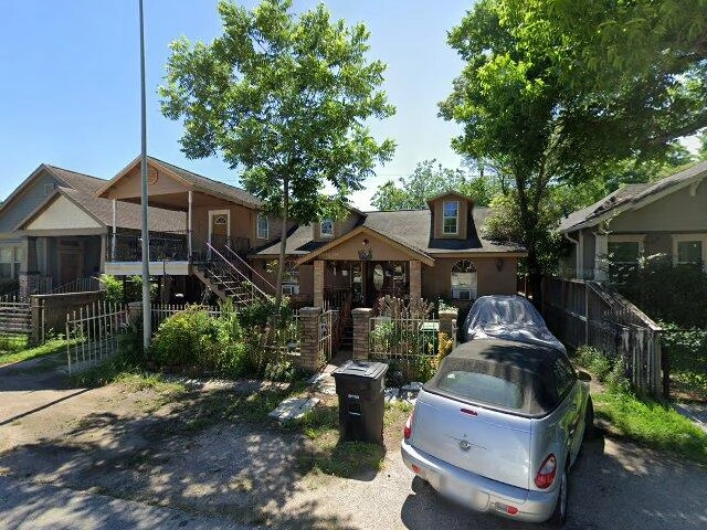 House image located at Houston, TX 77009