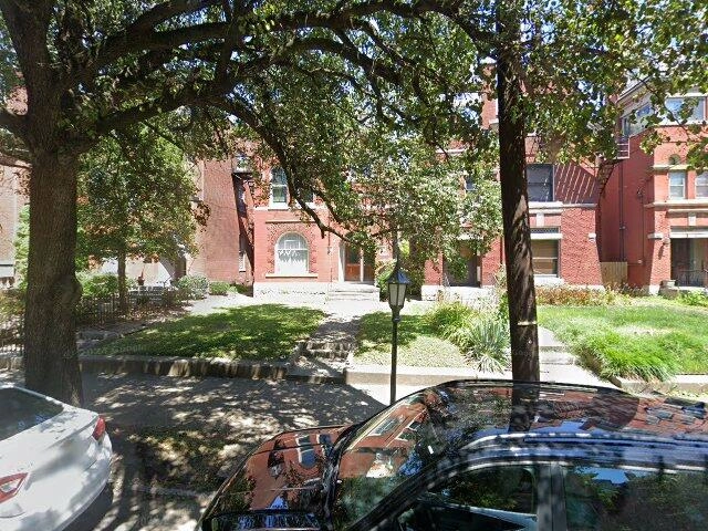 House image located at Saint Charles, IL 60174