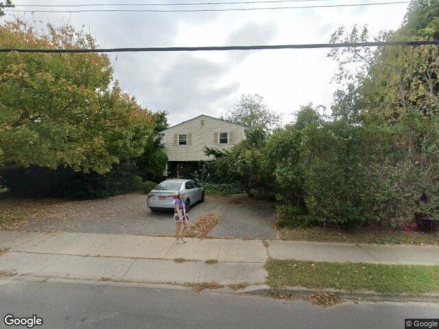 House image located at West Islip, NY 11795