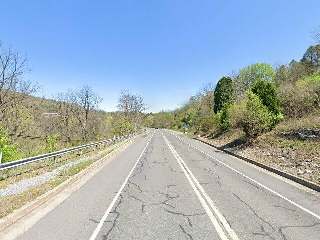 House image located at Manchester, IA 52057