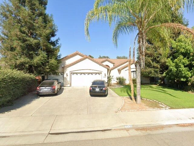House image located at Visalia, CA 93291