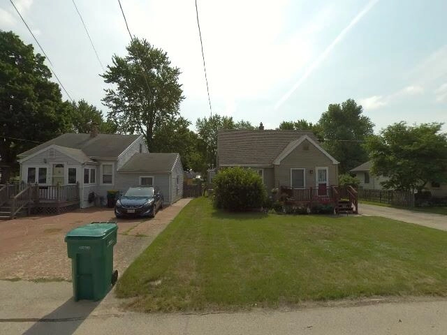 House image located at Sycamore, IL 60178
