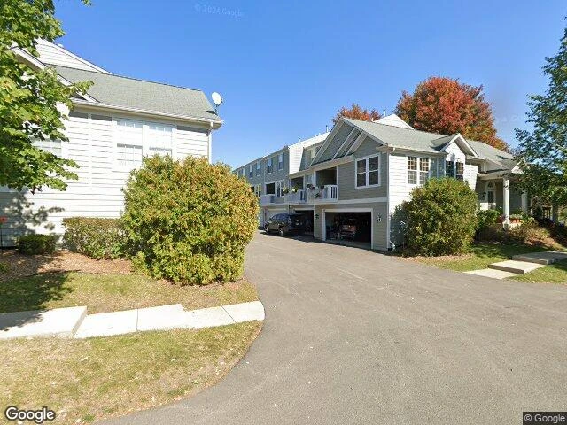 House image located at Elgin, IL 60124