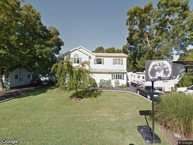 House image located at West Islip, NY 11795