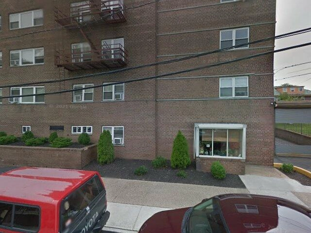 House image located at Newark, NJ 07112