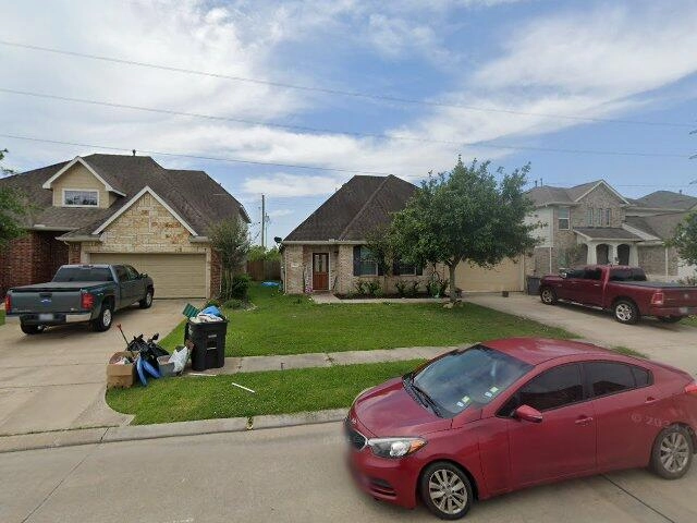 House image located at Alvin, TX 77511