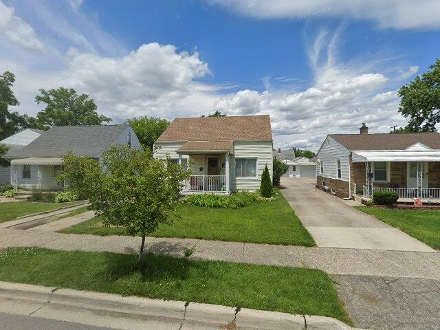 House image located at Garden City, MI 48135