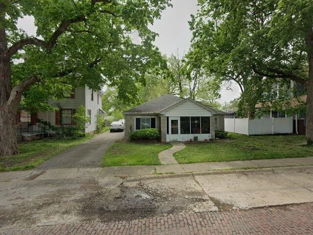 House image located at Taylorville, IL 62568