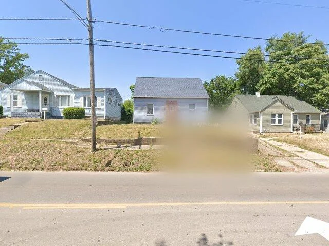 House image located at Pekin, IL 61554