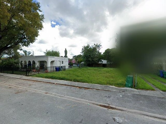 House image located at Miami, FL 33127