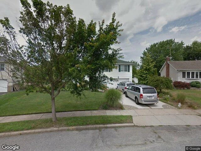 House image located at Farmingdale, NY 11735