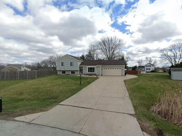 House image located at Waterford, WI 53185