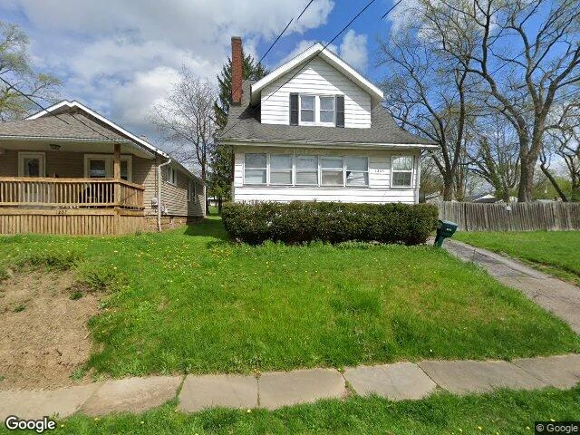 House image located at Akron, OH 44310