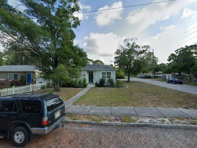 House image located at Saint Petersburg, FL 33707