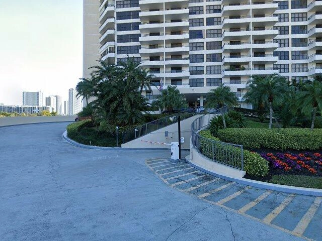 House image located at Hallandale, FL 33009