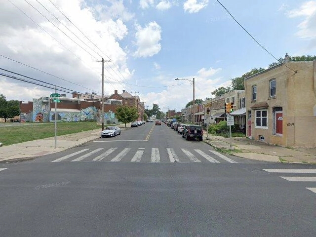 House image located at Oakland, CA 94609