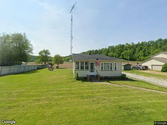 House image located at Uhrichsville, OH 44683