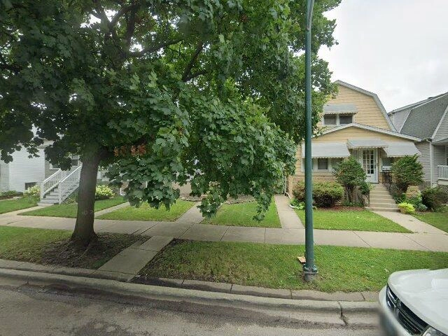 House image located at Chicago, IL 60630
