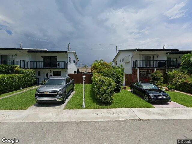 House image located at Miami, FL 33181