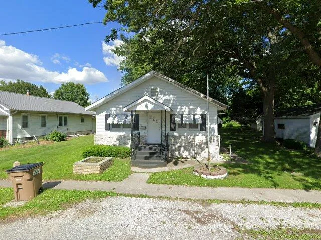 House image located at Carlinville, IL 62626
