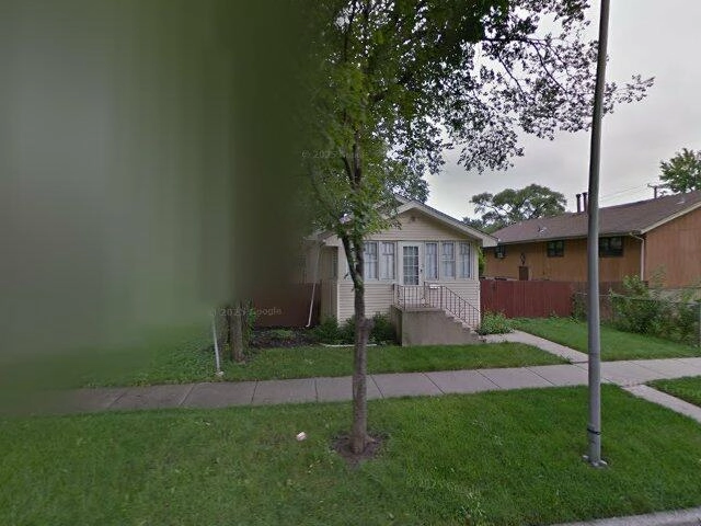 House image located at Broadview, IL 60155