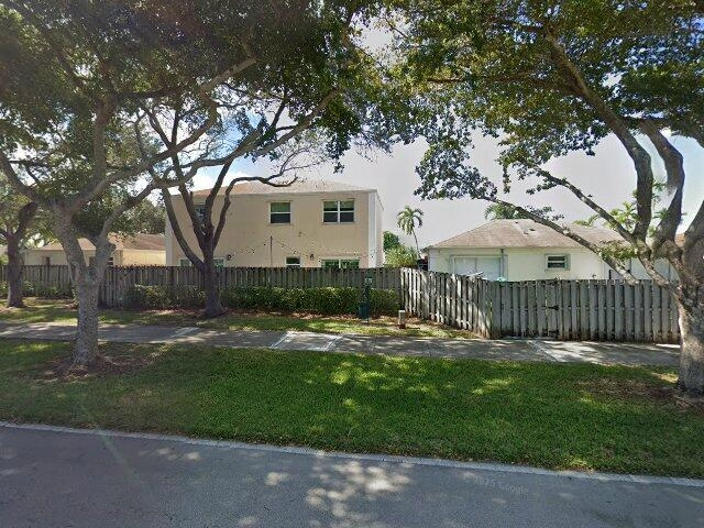 House image located at Miami, FL 33190