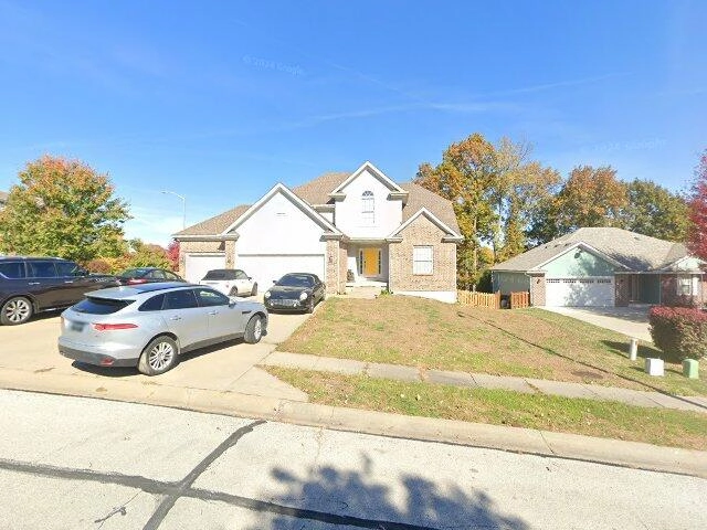House image located at Kansas City, MO 64118
