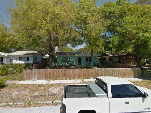 House image located at Saint Petersburg, FL 33713