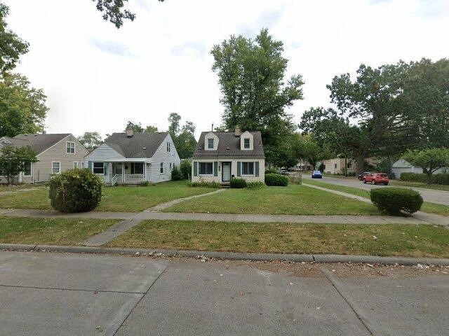 House image located at Oak Park, MI 48237