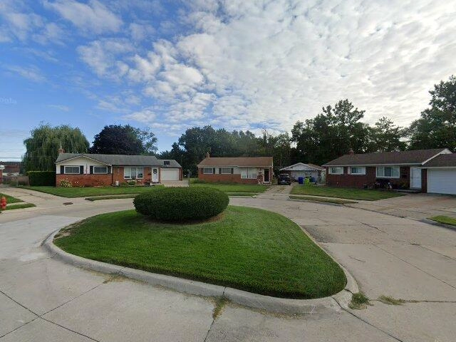House image located at Fraser, MI 48026