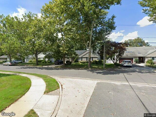 House image located at Hewlett, NY 11557